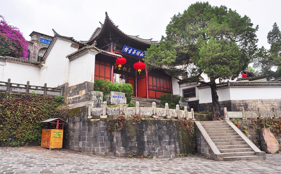 保山红木牌匾定制：寺庙宗祠,园林景观,创意招牌,抱柱对联