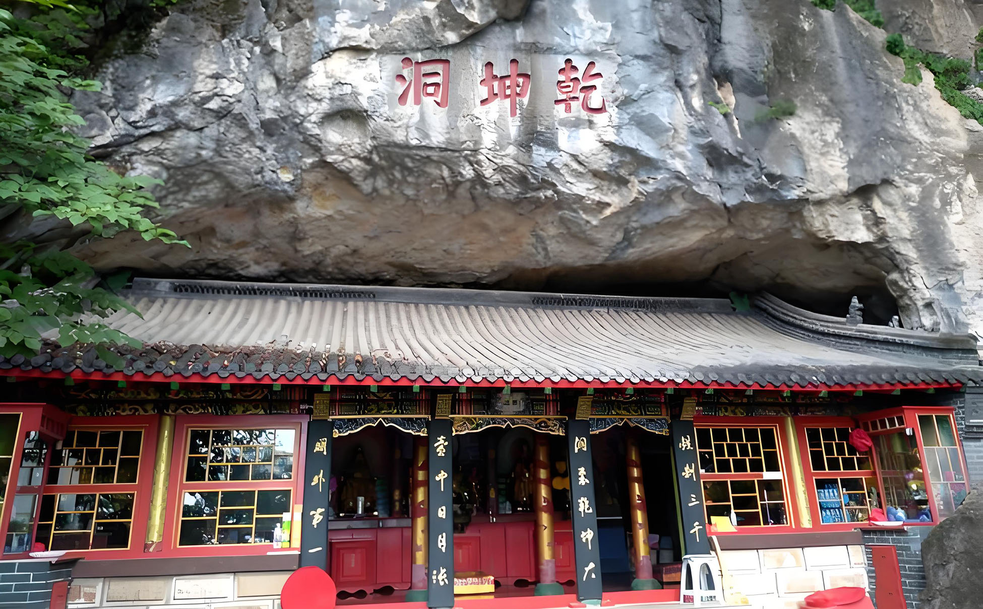 本溪红木牌匾定制：寺庙宗祠,园林景观,创意招牌,抱柱对联