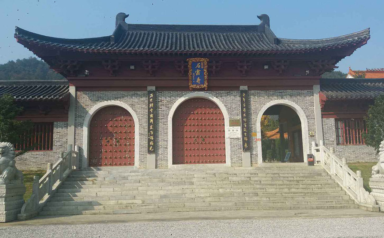 浏阳市红木牌匾定制：寺庙宗祠,园林景观,创意招牌,抱柱对联