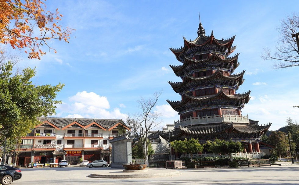 楚雄红木牌匾定制：寺庙宗祠,园林景观,创意招牌,抱柱对联