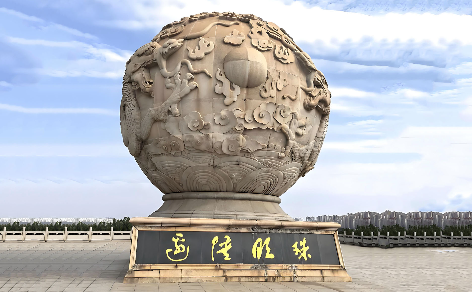 防城港港口区红木牌匾定制：寺庙宗祠,园林景观,创意招牌,抱柱对联