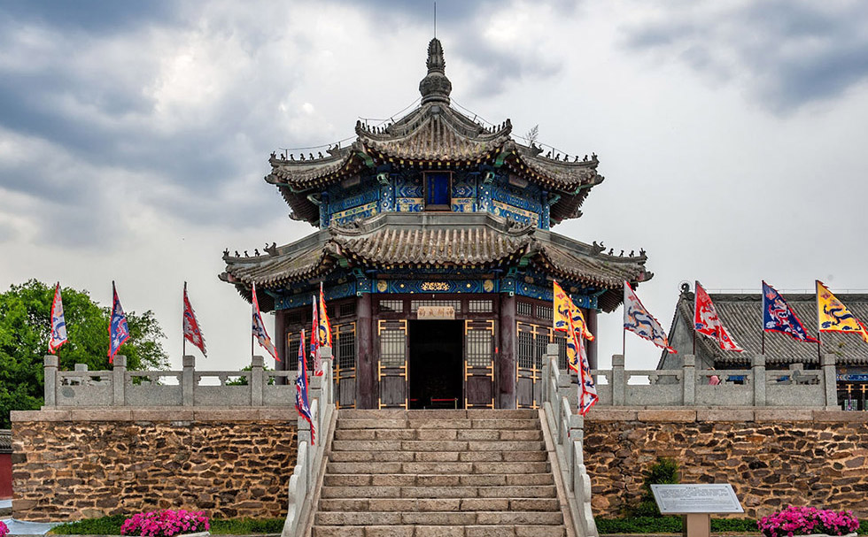 抚顺红木牌匾定制：寺庙宗祠,园林景观,创意招牌,抱柱对联