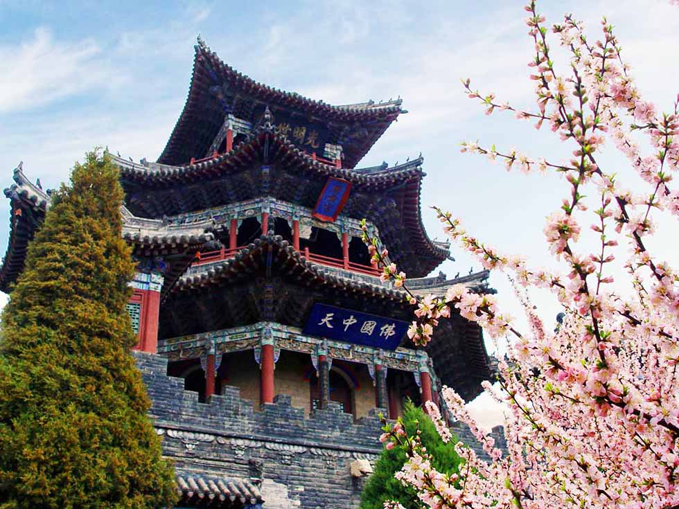 葫芦岛市红木牌匾定制：寺庙宗祠,园林景观,创意招牌,抱柱对联