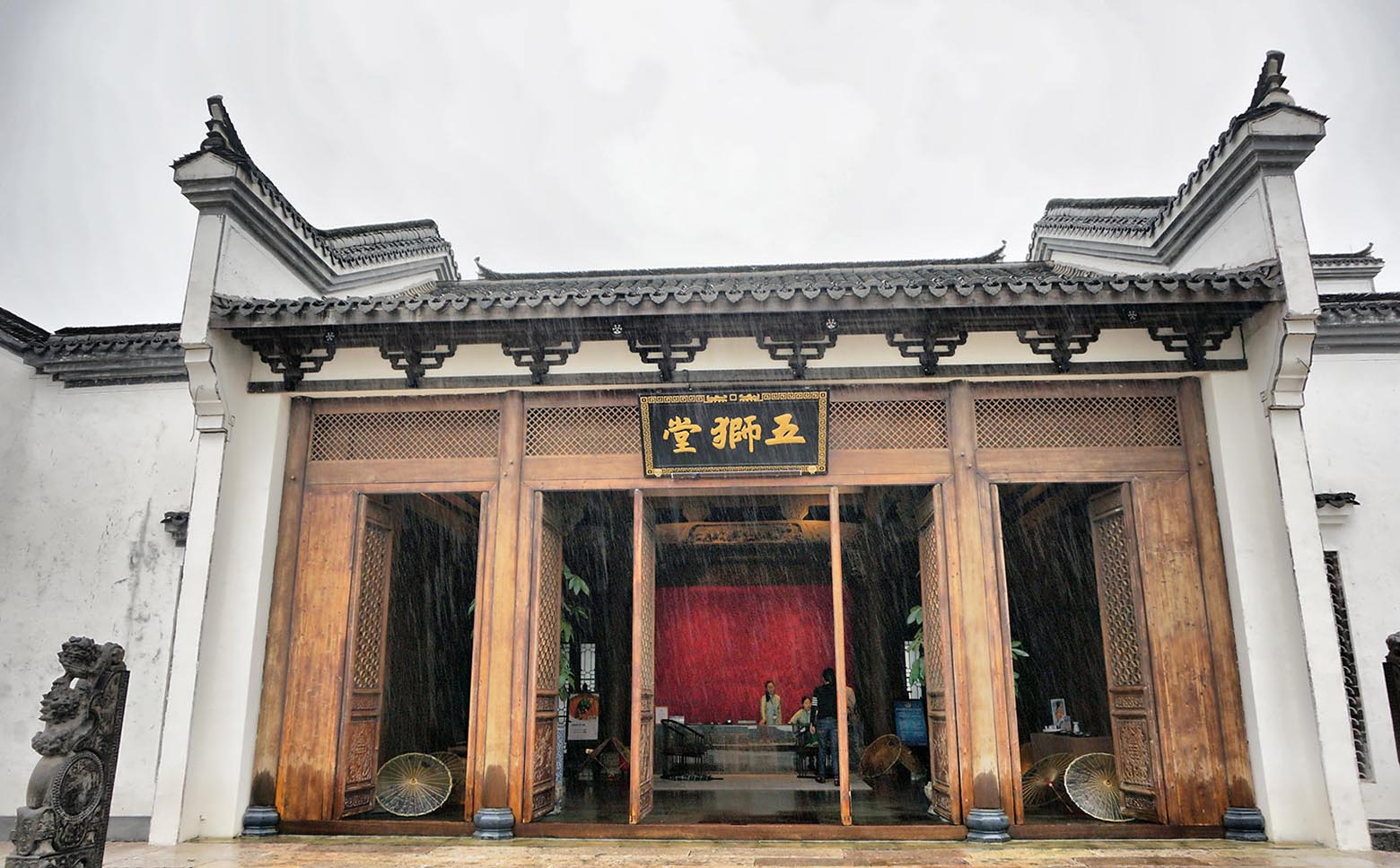 秀洲区红木牌匾定制：寺庙宗祠,园林景观,创意招牌,抱柱对联