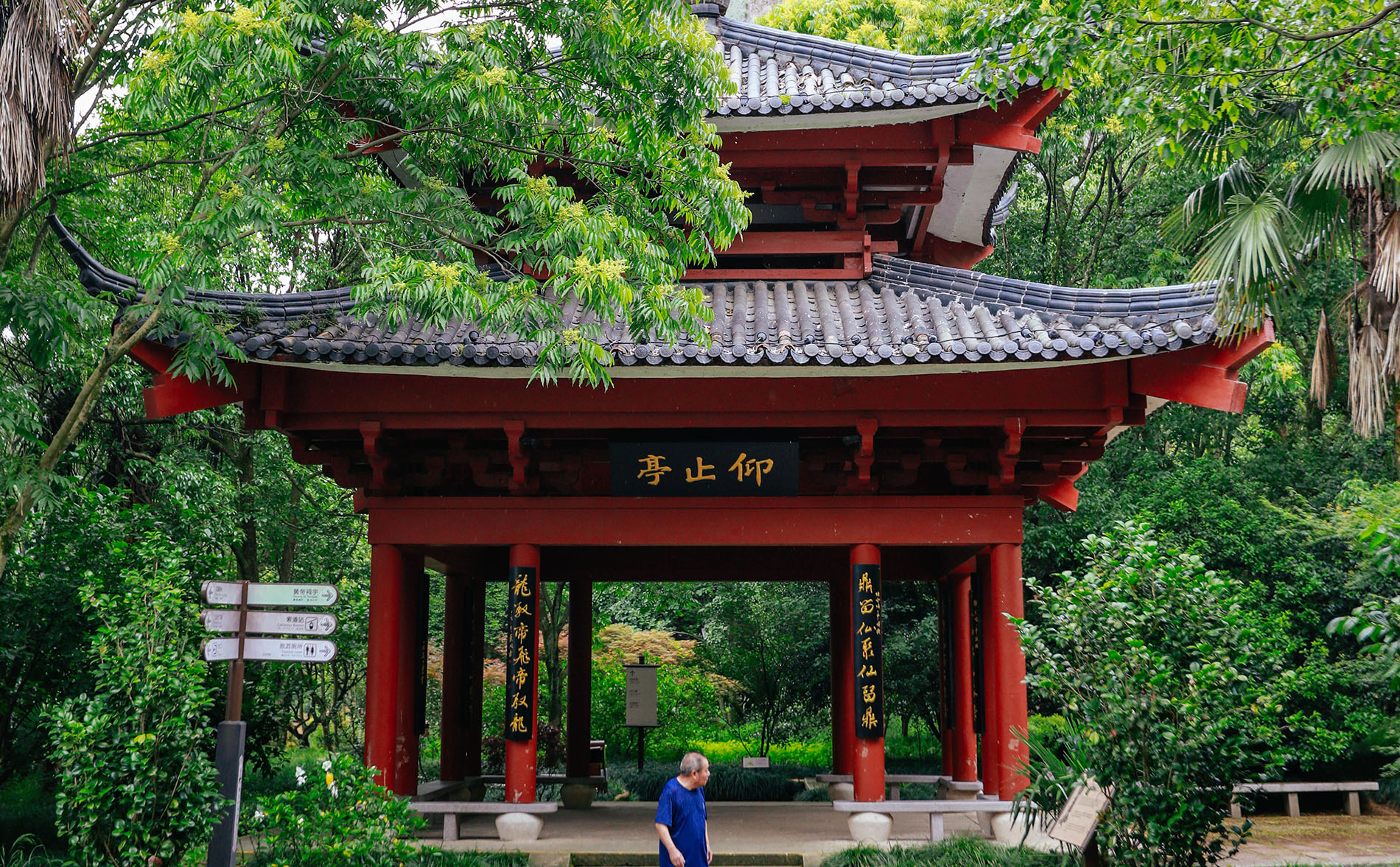 景宁县红木牌匾定制：寺庙宗祠,园林景观,创意招牌,抱柱对联