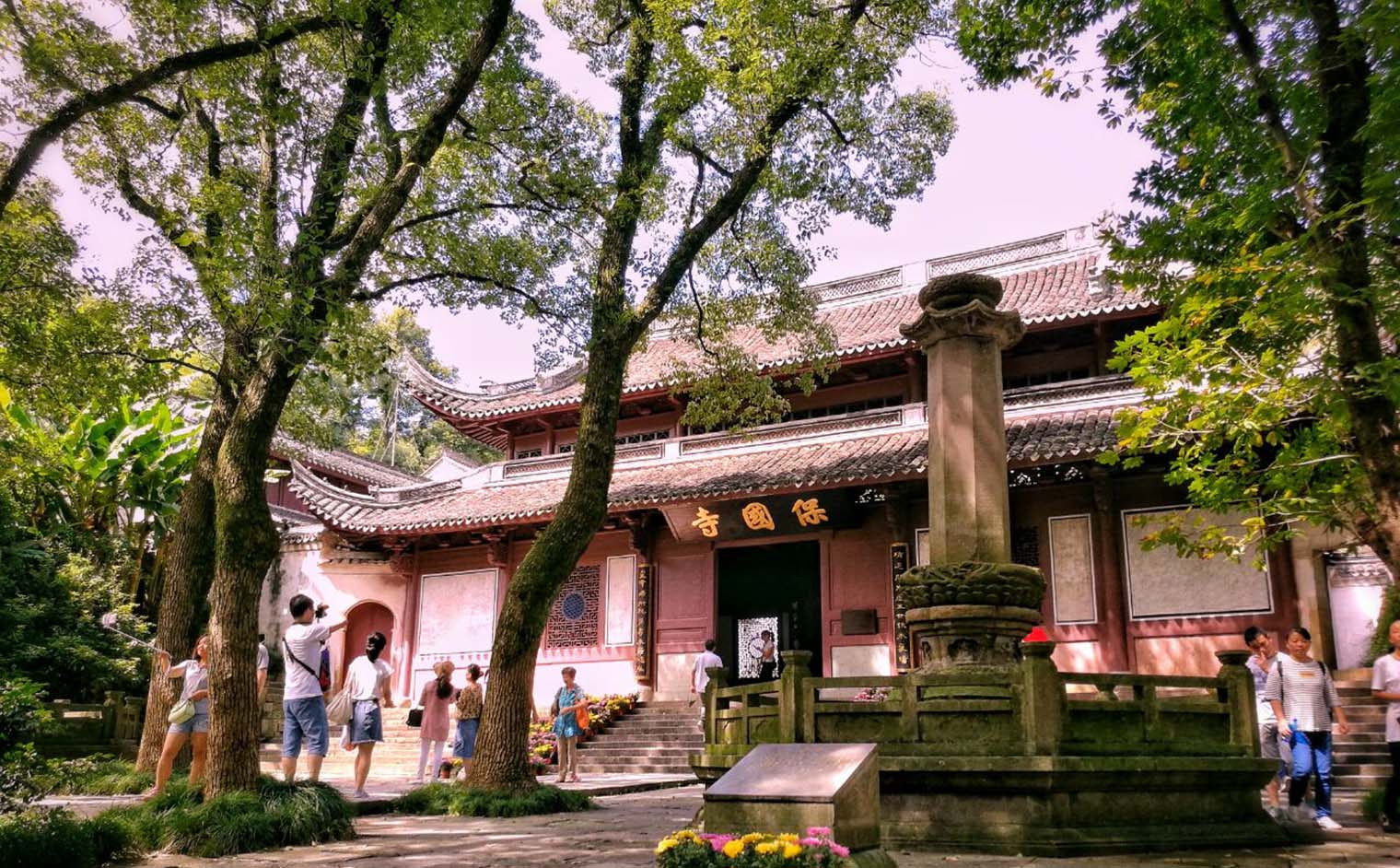 宁波江北区红木牌匾定制：寺庙宗祠,园林景观,创意招牌,抱柱对联