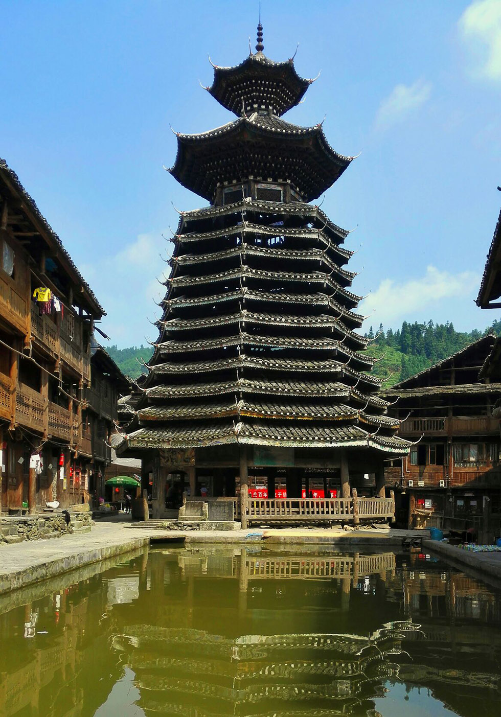 黔东南红木牌匾定制：寺庙宗祠,园林景观,创意招牌,抱柱对联