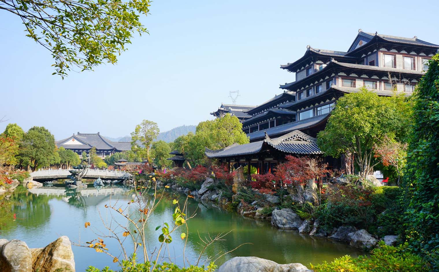 开化红木牌匾定制：寺庙宗祠,园林景观,创意招牌,抱柱对联