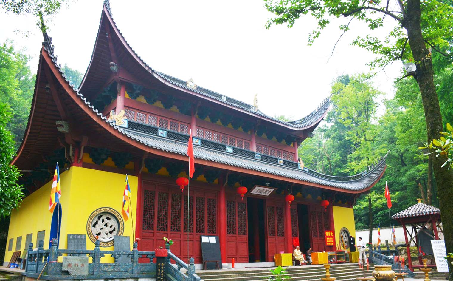 柯城区红木牌匾定制：寺庙宗祠,园林景观,创意招牌,抱柱对联