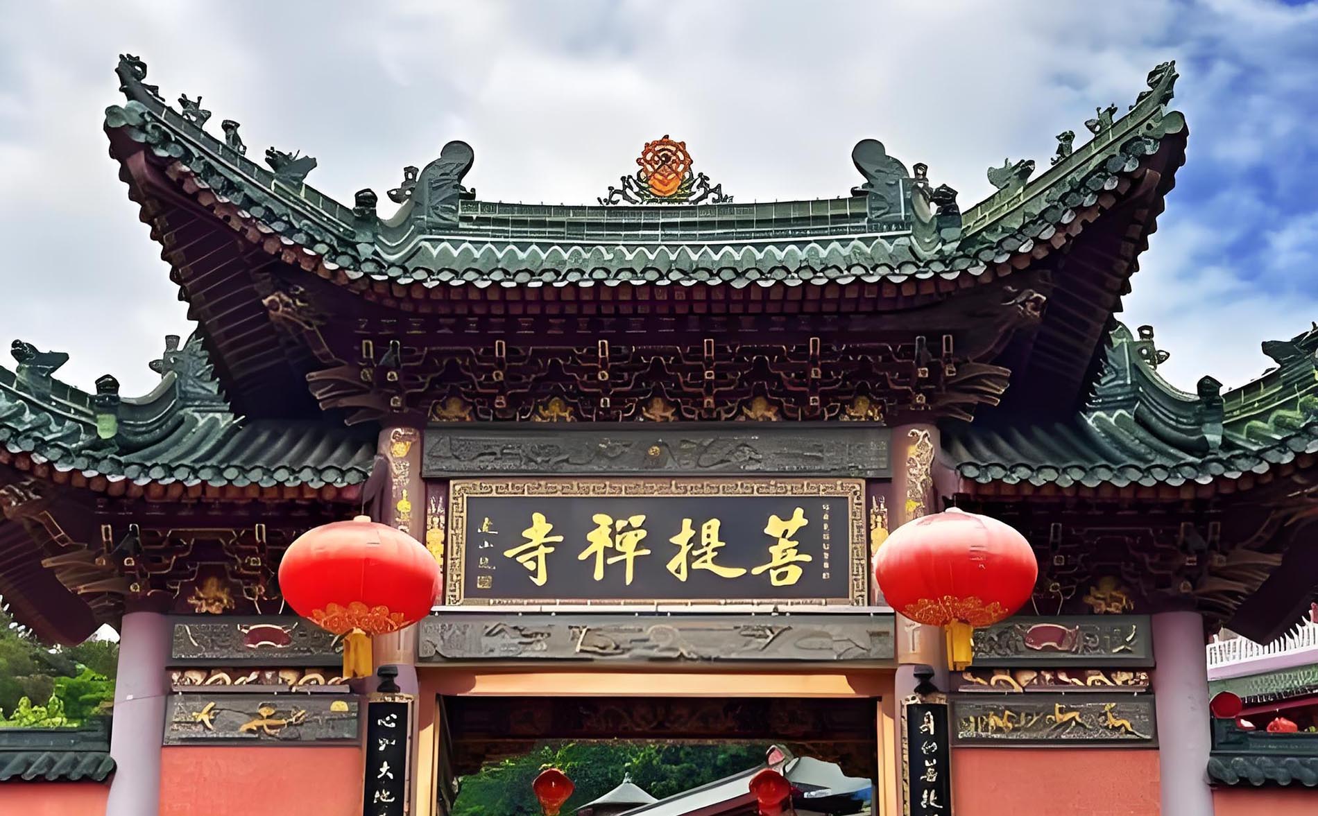 汕头市红木牌匾定制：寺庙宗祠,园林景观,创意招牌,抱柱对联