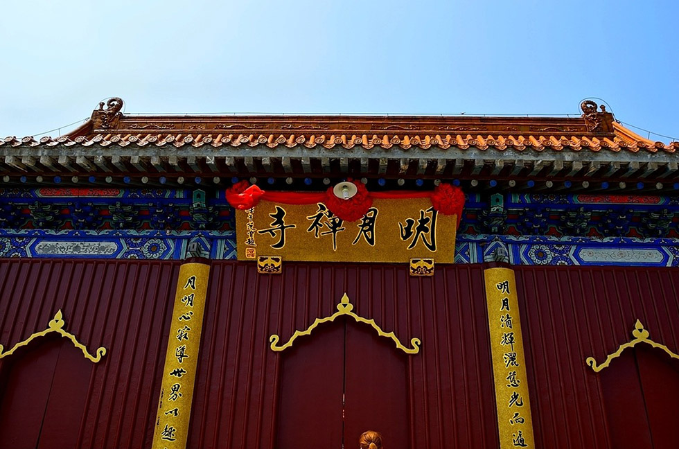 铁岭红木牌匾定制：寺庙宗祠,园林景观,创意招牌,抱柱对联