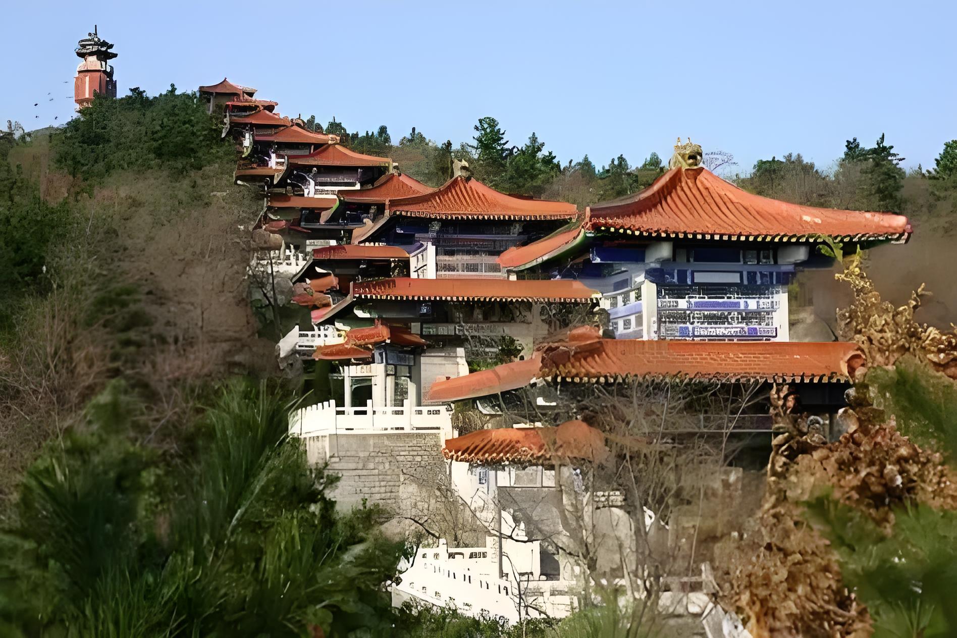 荣成市红木牌匾定制：寺庙宗祠,园林景观,创意招牌,抱柱对联