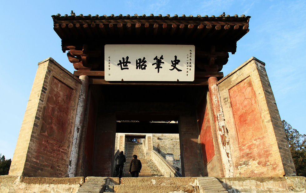 渭南市红木牌匾定制：寺庙宗祠,园林景观,仿古牌匾,抱柱对联