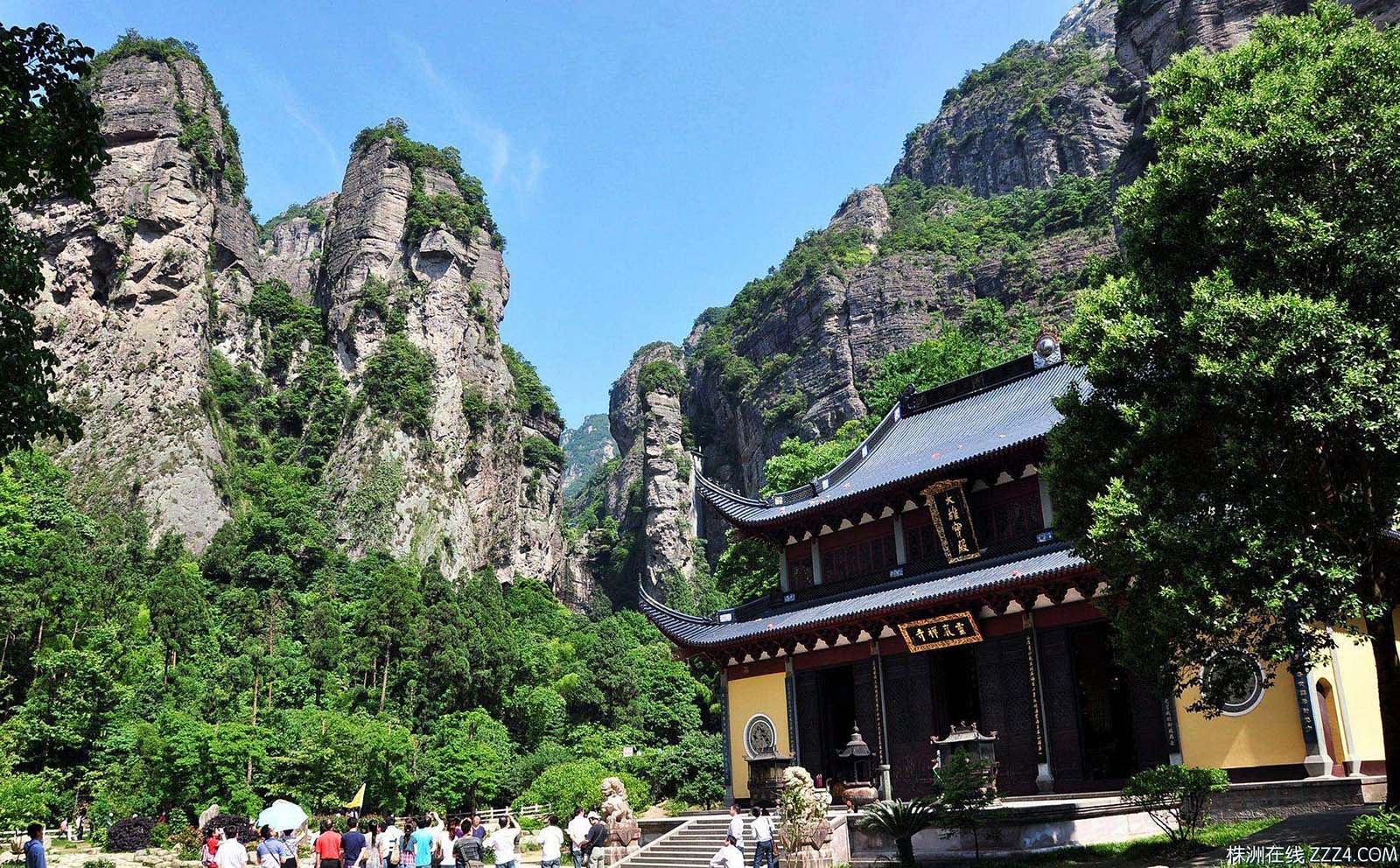 乐清市红木牌匾定制：寺庙宗祠,园林景观,创意招牌,抱柱对联