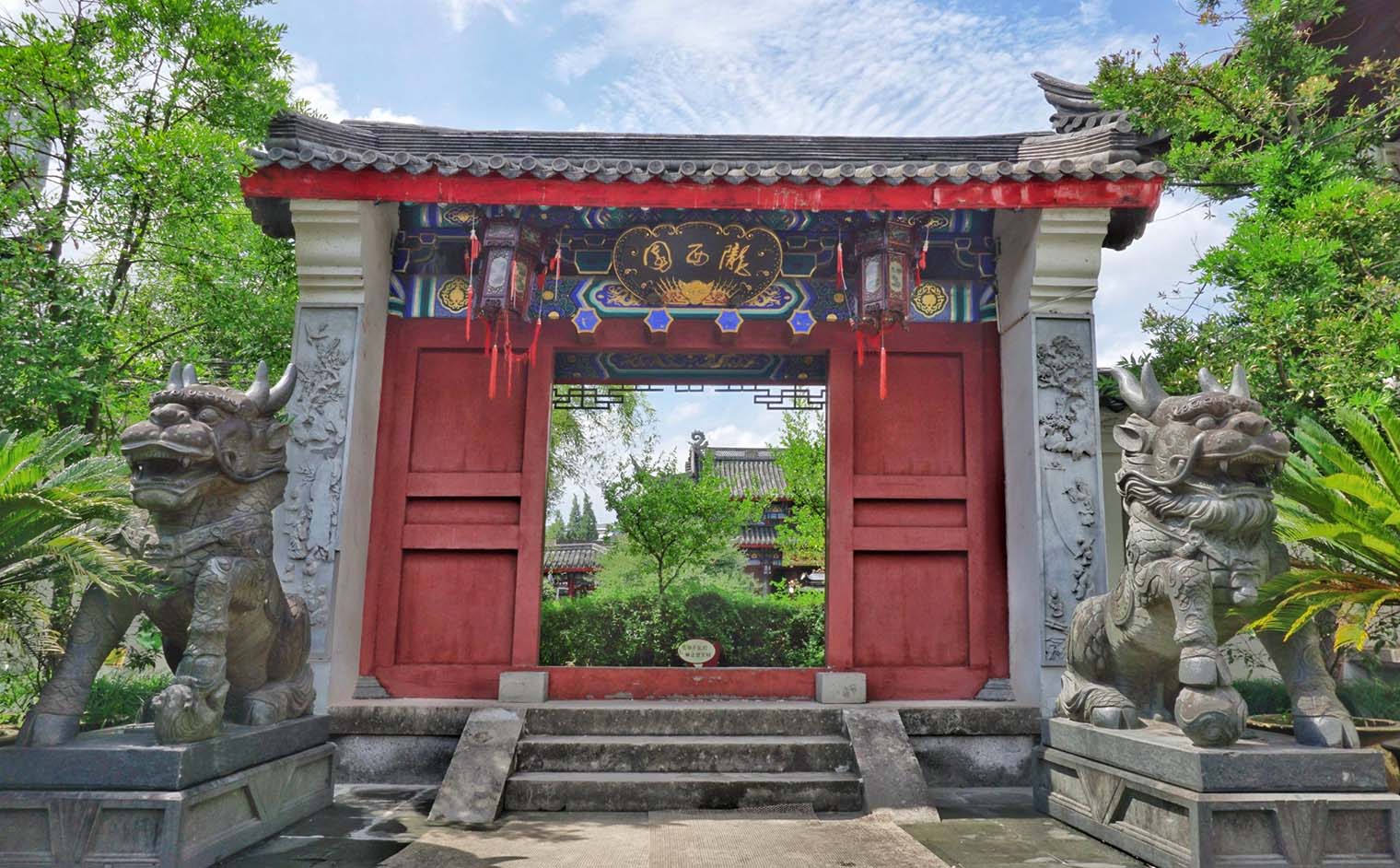 天台县红木牌匾定制：寺庙宗祠,园林景观,创意招牌,抱柱对联