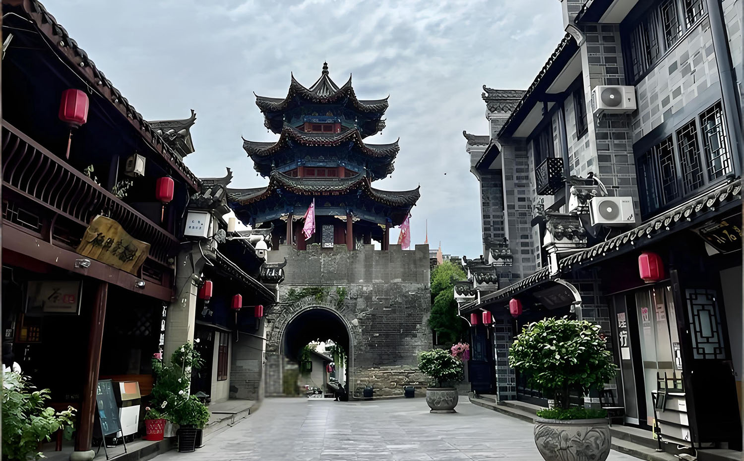 安康红木牌匾定制：寺庙宗祠,园林景观,创意招牌,抱柱对联