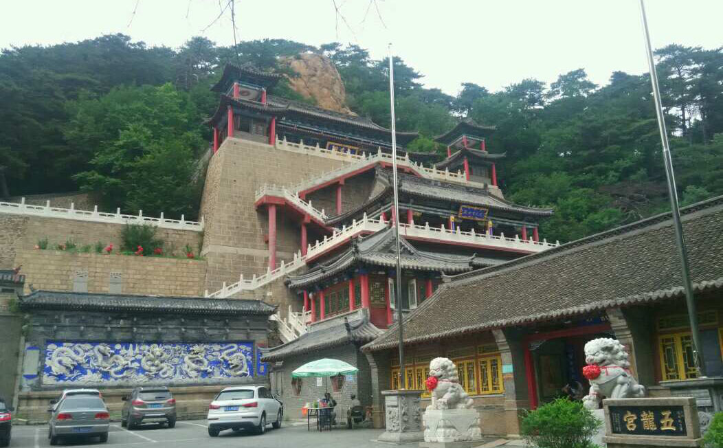 铁西区红木牌匾定制：寺庙宗祠,园林景观,创意招牌,抱柱对联