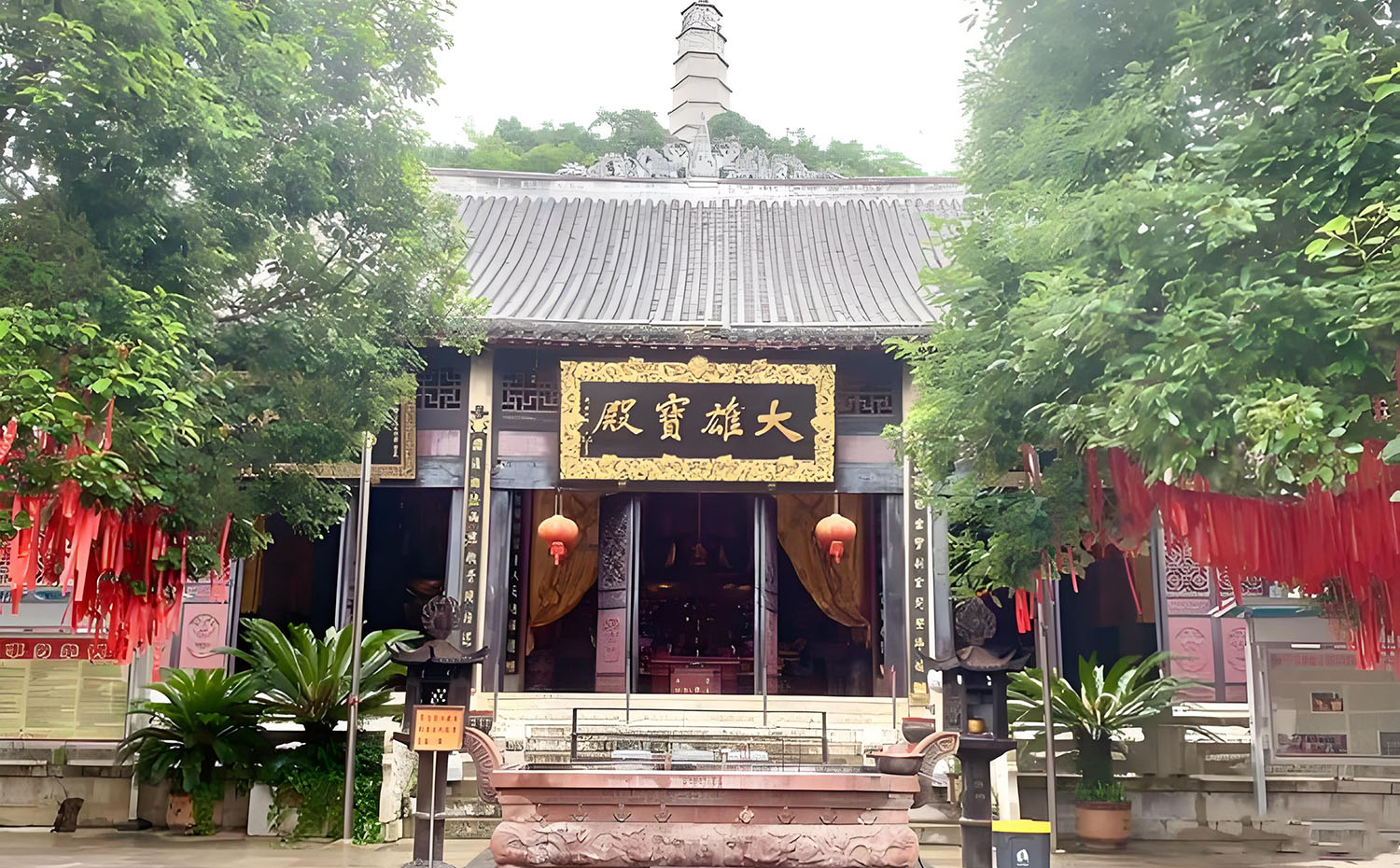 西秀区红木牌匾定制：寺庙宗祠,园林景观,创意招牌,抱柱对联