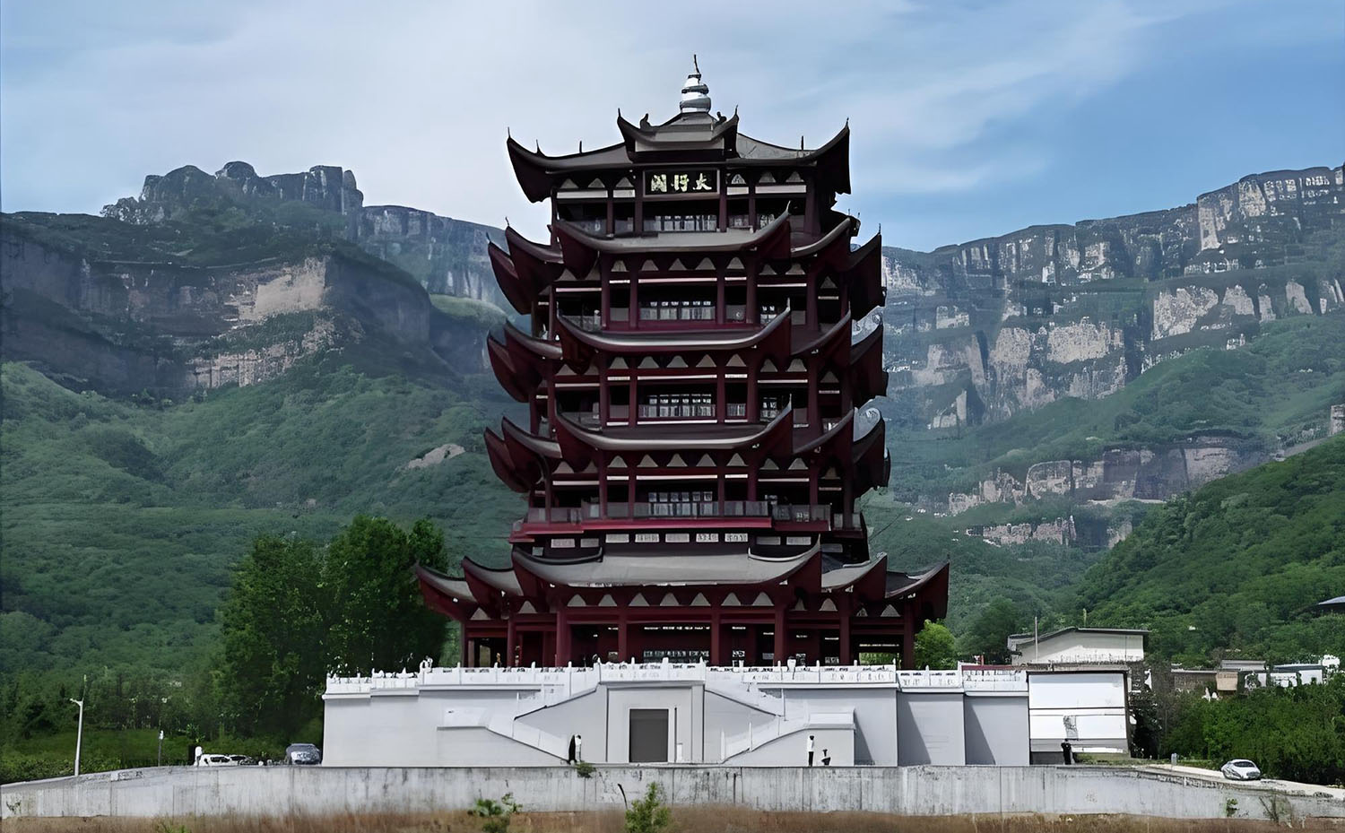 林州市红木牌匾定制：寺庙宗祠,园林景观,创意招牌,抱柱对联