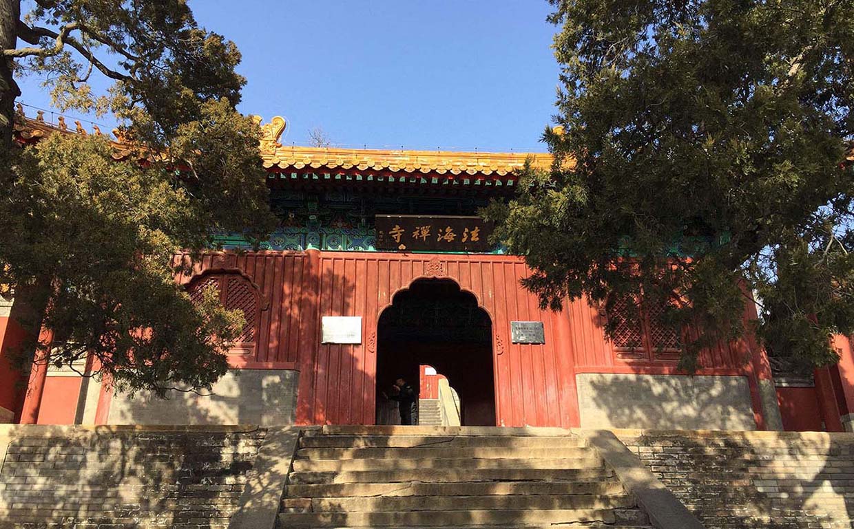 石景山区红木牌匾定制：寺庙宗祠,园林景观,创意招牌,抱柱对联