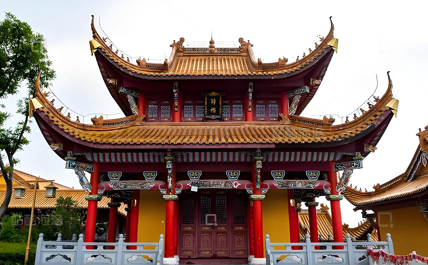 禹会区红木牌匾定制：寺庙宗祠,园林景观,创意招牌,抱柱对联