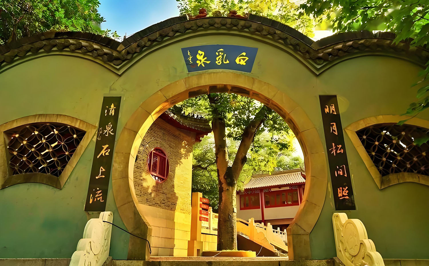 蚌埠市红木牌匾定制：寺庙宗祠,园林景观,创意招牌,抱柱对联