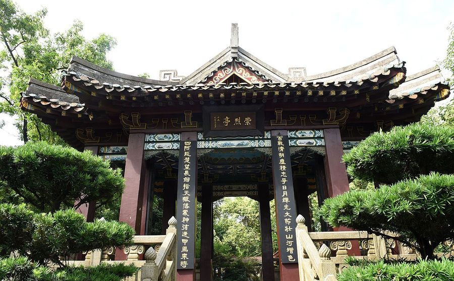 雨花区红木牌匾定制：寺庙宗祠,园林景观,创意招牌,抱柱对联