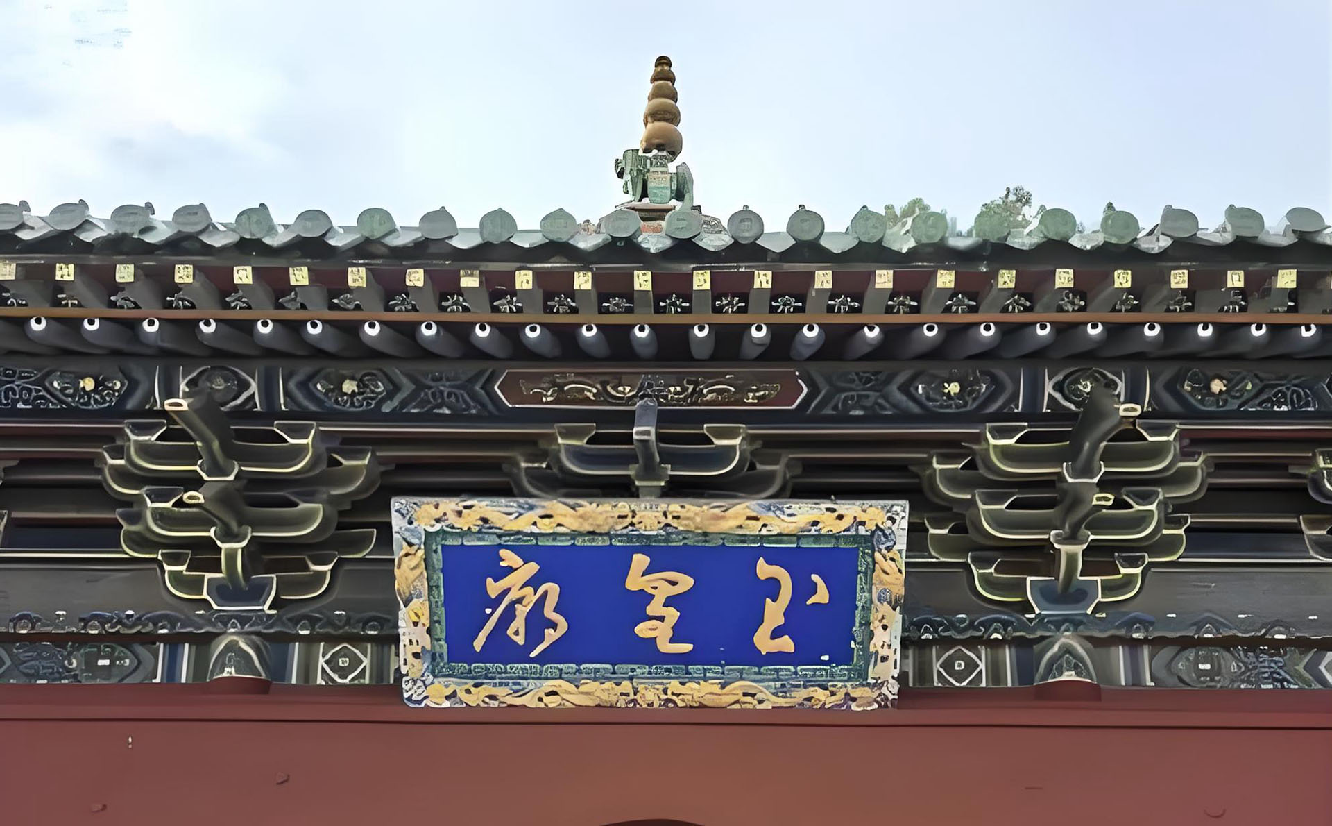 武乡县红木牌匾定制：寺庙宗祠,园林景观,创意招牌,抱柱对联