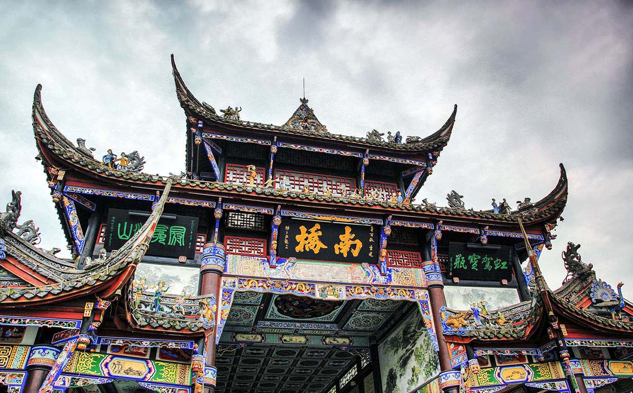 都江堰市红木牌匾定制：寺庙宗祠,园林景观,创意招牌,抱柱对联