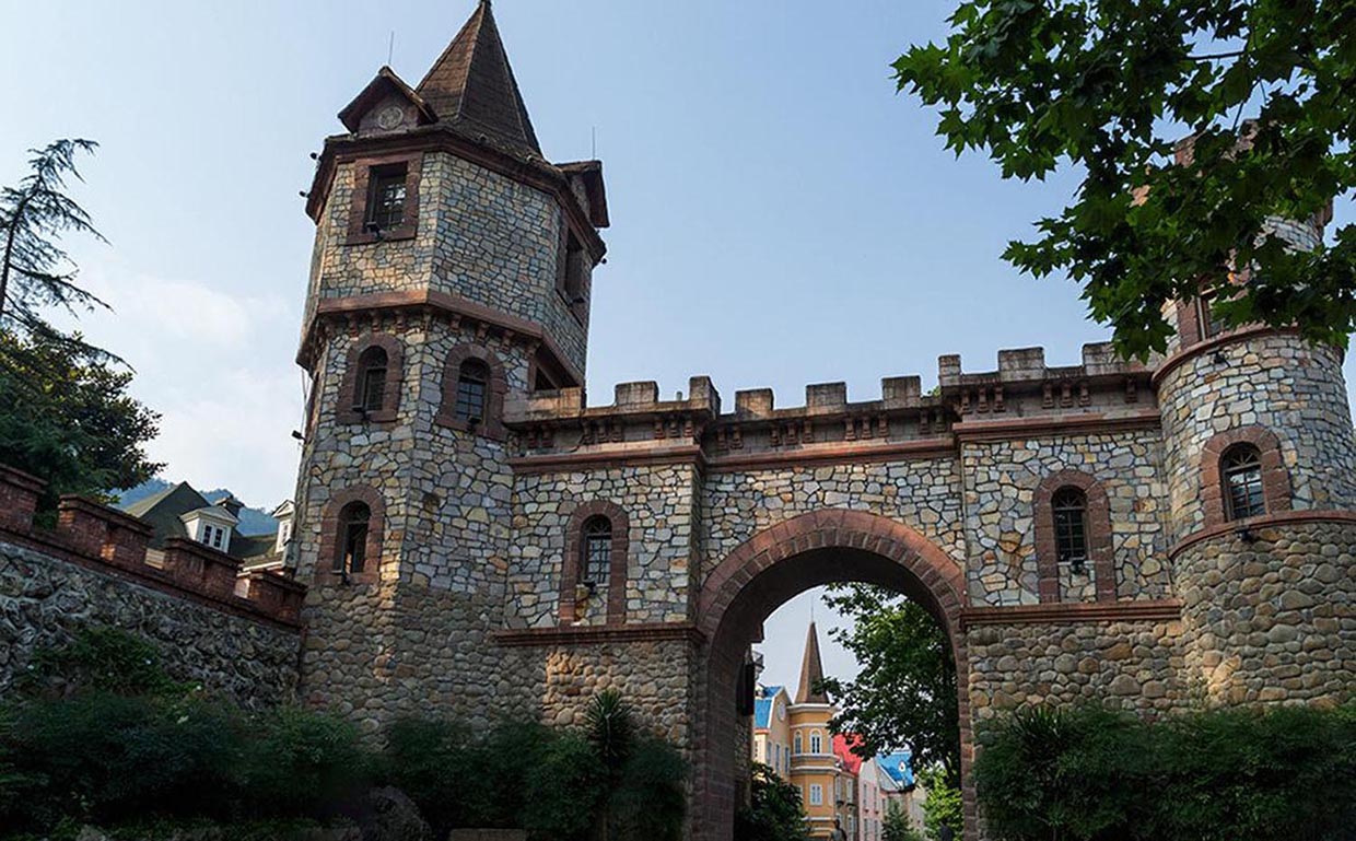 彭州市红木牌匾定制：寺庙宗祠,园林景观,创意招牌,抱柱对联