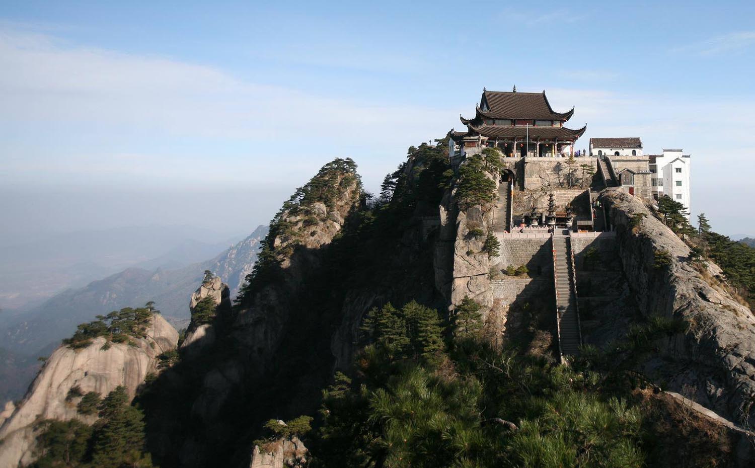 池州红木牌匾定制：寺庙宗祠,园林景观,创意招牌,抱柱对联
