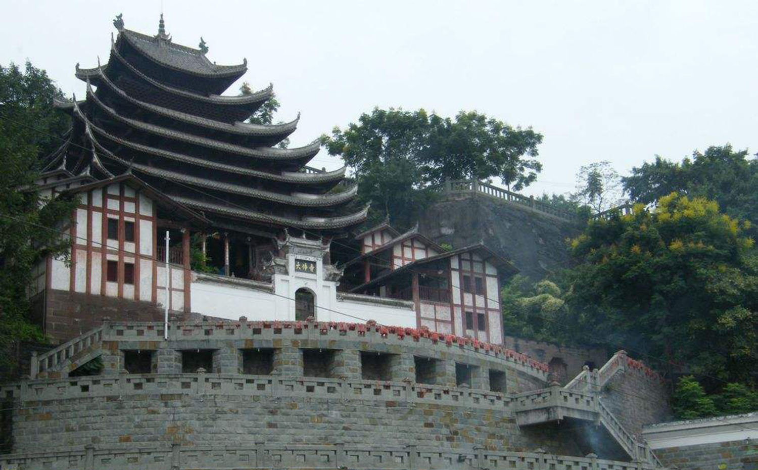 重庆江津区红木牌匾定制：寺庙宗祠,园林景观,创意招牌,抱柱对联