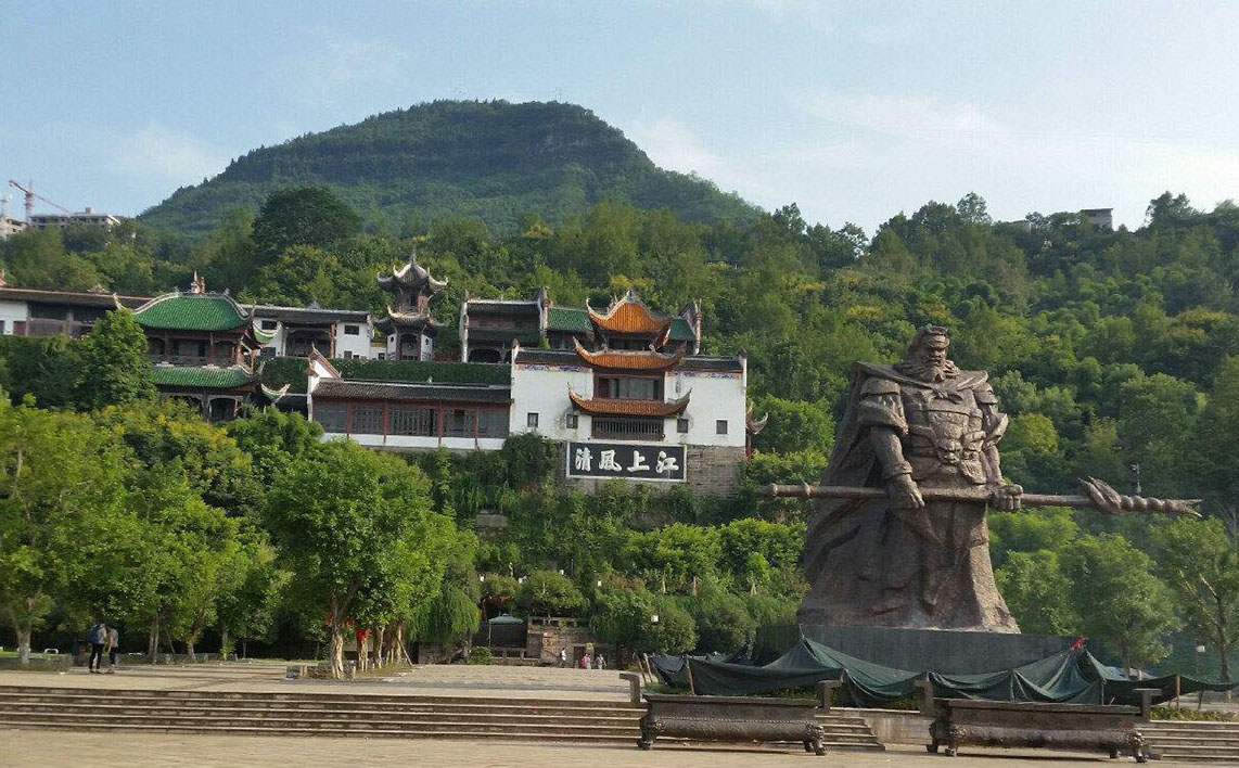 云阳县红木牌匾定制：寺庙宗祠,园林景观,创意招牌,抱柱对联