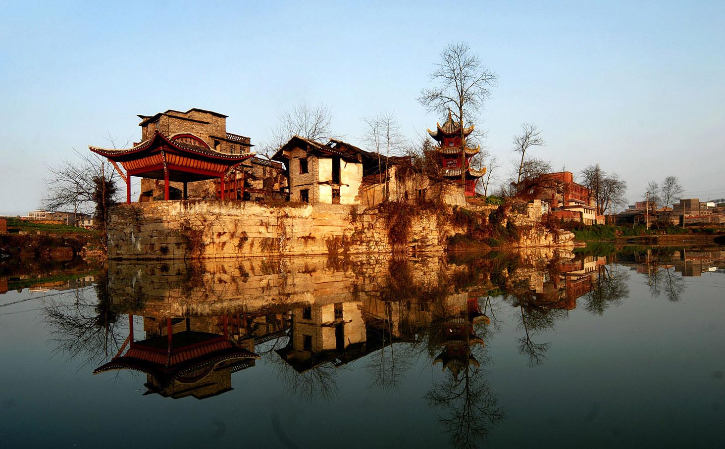 重庆红木牌匾定制：寺庙宗祠,园林景观,创意招牌,抱柱对联