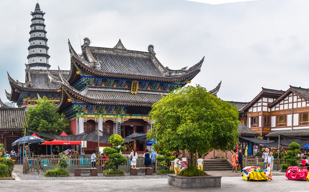 重庆红木牌匾定制：寺庙宗祠,园林景观,创意招牌,抱柱对联