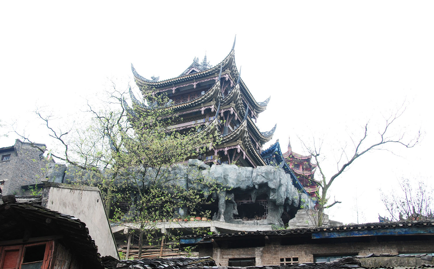 重庆红木牌匾定制：寺庙宗祠,园林景观,创意招牌,抱柱对联