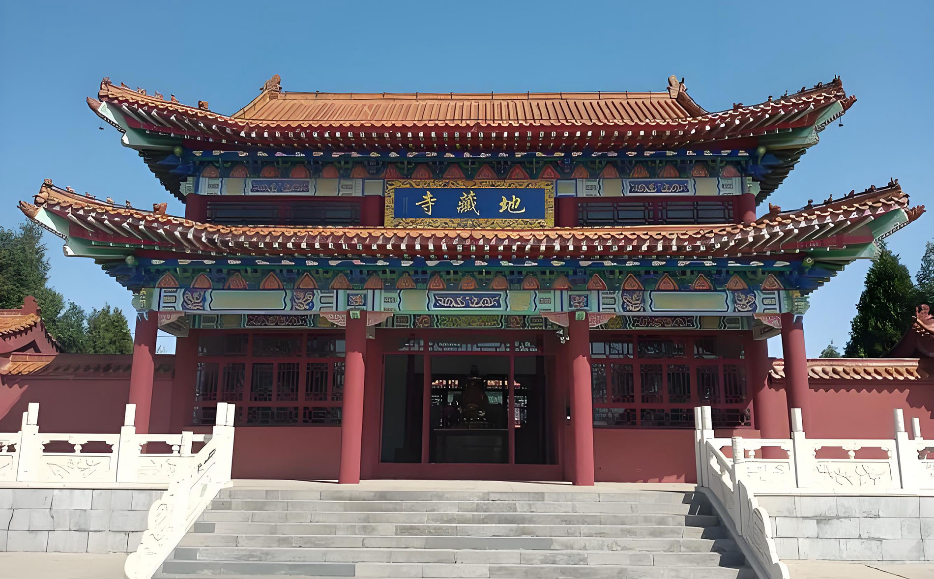 彰武县红木牌匾定制：寺庙宗祠,园林景观,创意招牌,抱柱对联