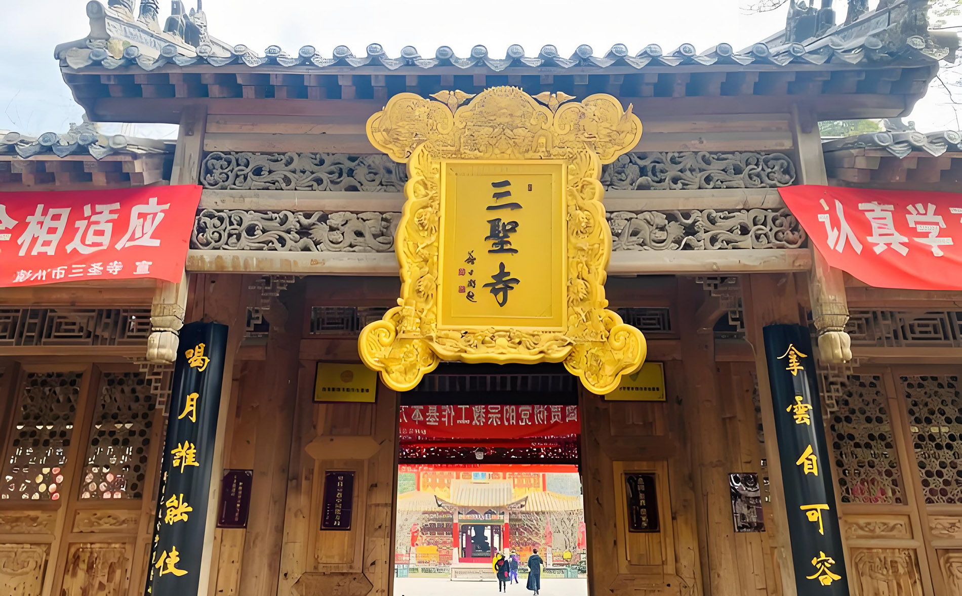 颍州红木牌匾定制：寺庙宗祠,园林景观,创意招牌,抱柱对联