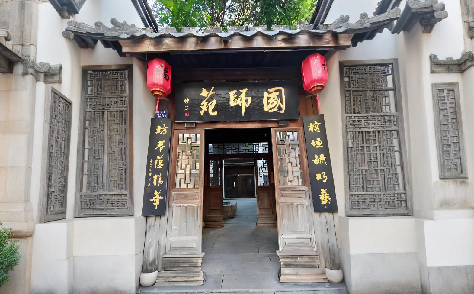鼓楼区红木牌匾定制：寺庙宗祠,园林景观,创意招牌,抱柱对联