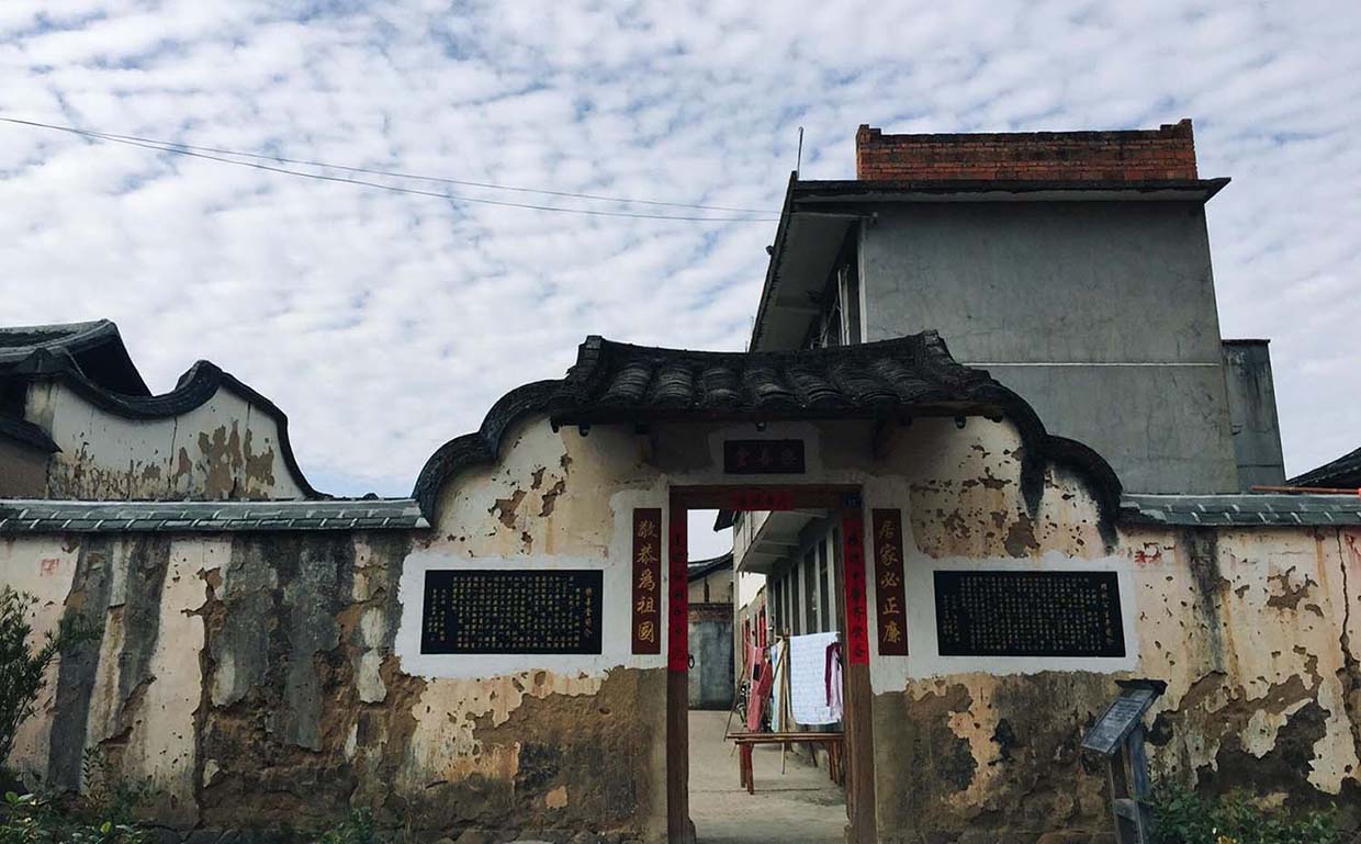 永泰县红木牌匾定制：寺庙宗祠,园林景观,创意招牌,抱柱对联