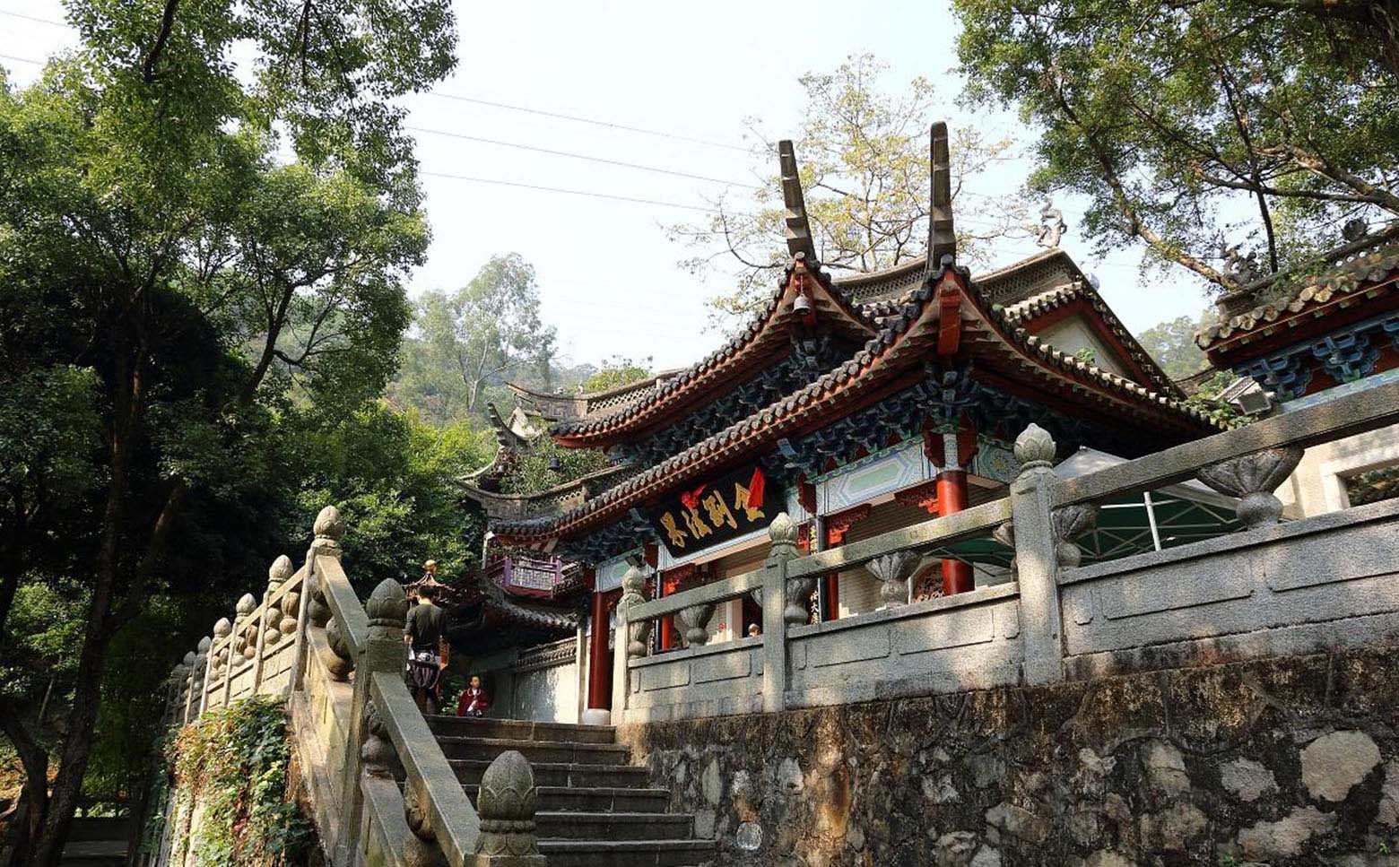 白云区红木牌匾定制：寺庙宗祠,园林景观,创意招牌,抱柱对联