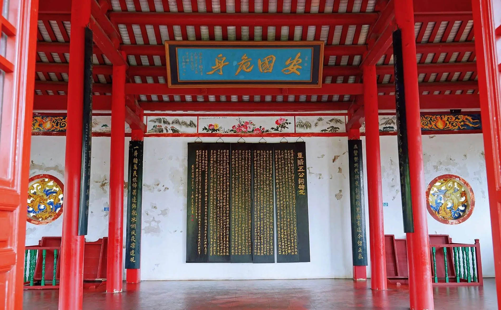 美兰区红木牌匾定制：寺庙宗祠,园林景观,创意招牌,抱柱对联