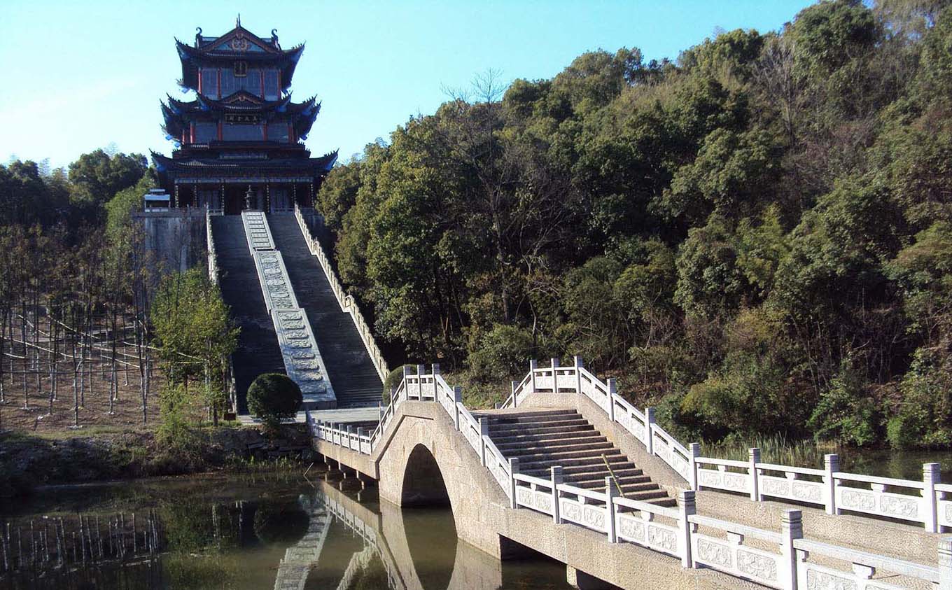 萧山区红木牌匾定制：寺庙宗祠,园林景观,创意招牌,抱柱对联