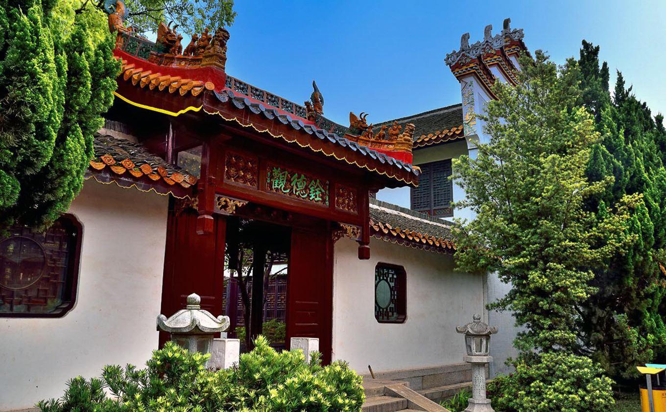 珠晖区红木牌匾定制：寺庙宗祠,园林景观,创意招牌,抱柱对联