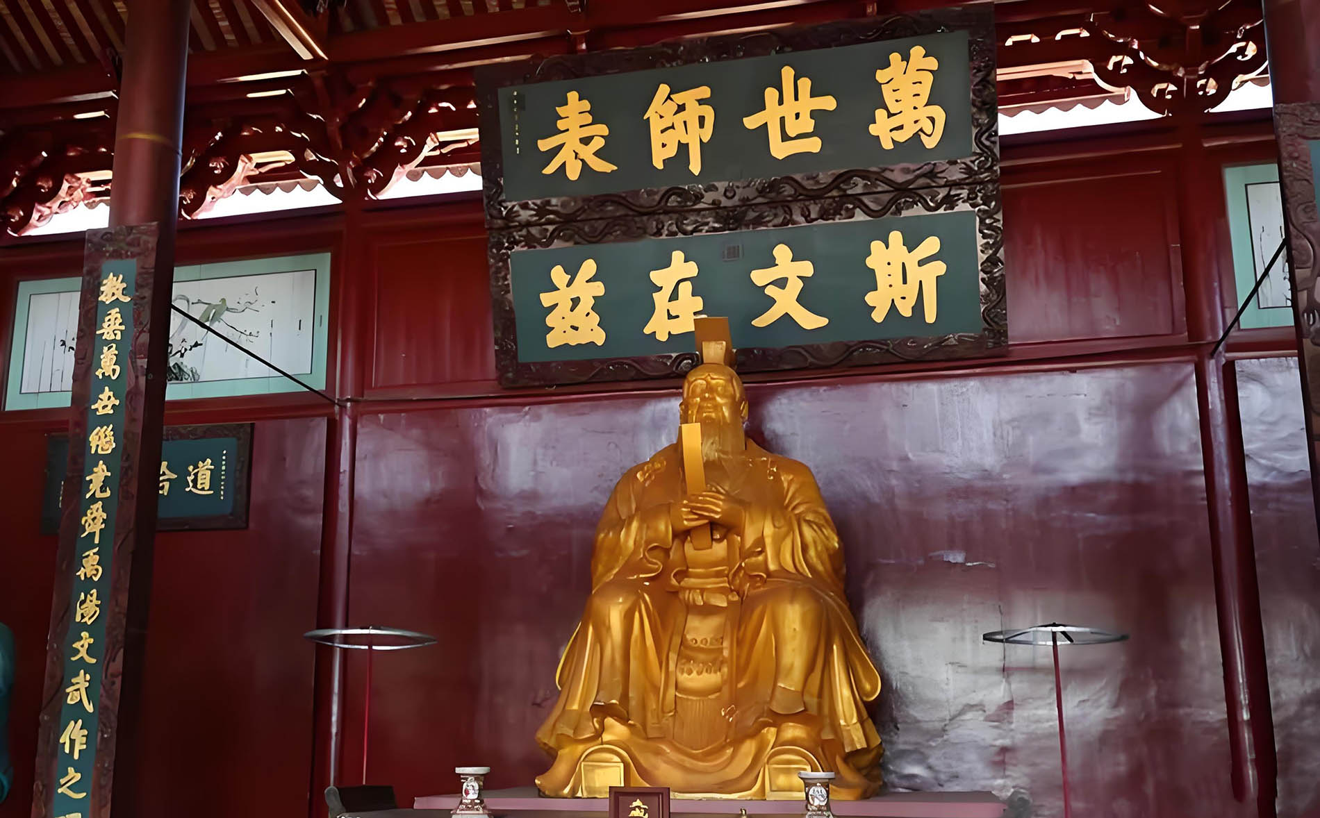 连平县红木牌匾定制：寺庙宗祠,园林景观,创意招牌,抱柱对联