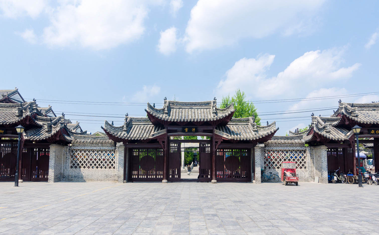 寿县红木牌匾定制：寺庙宗祠牌匾对联,园林景观牌匾对联,店招门头定制