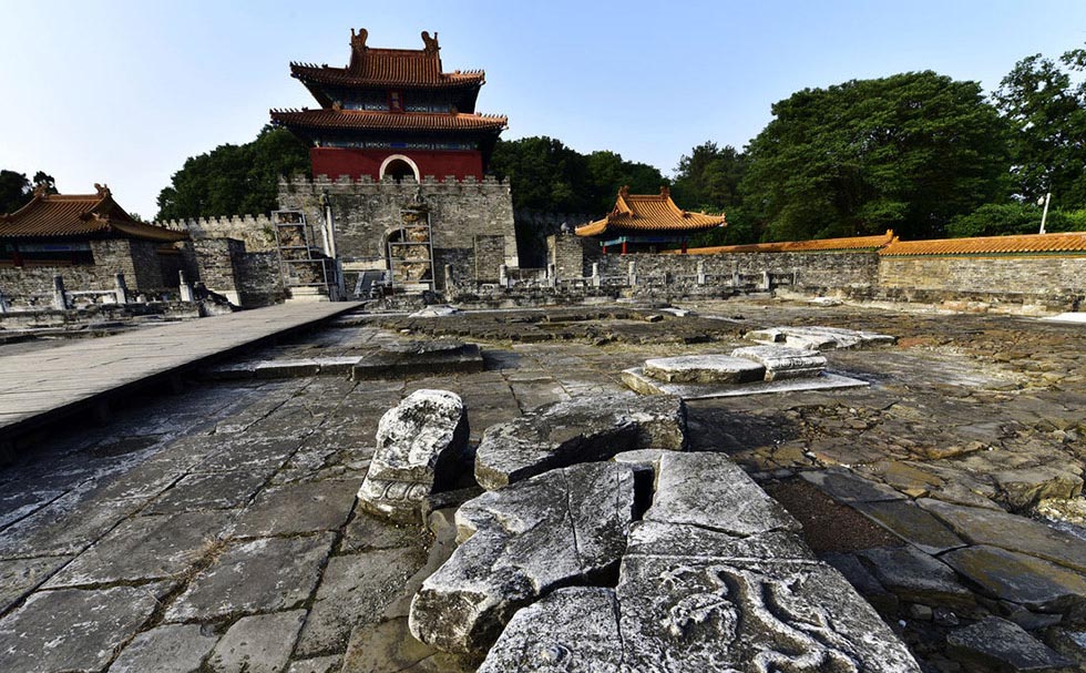 荆门红木牌匾定制：寺庙宗祠,园林景观,创意招牌,抱柱对联