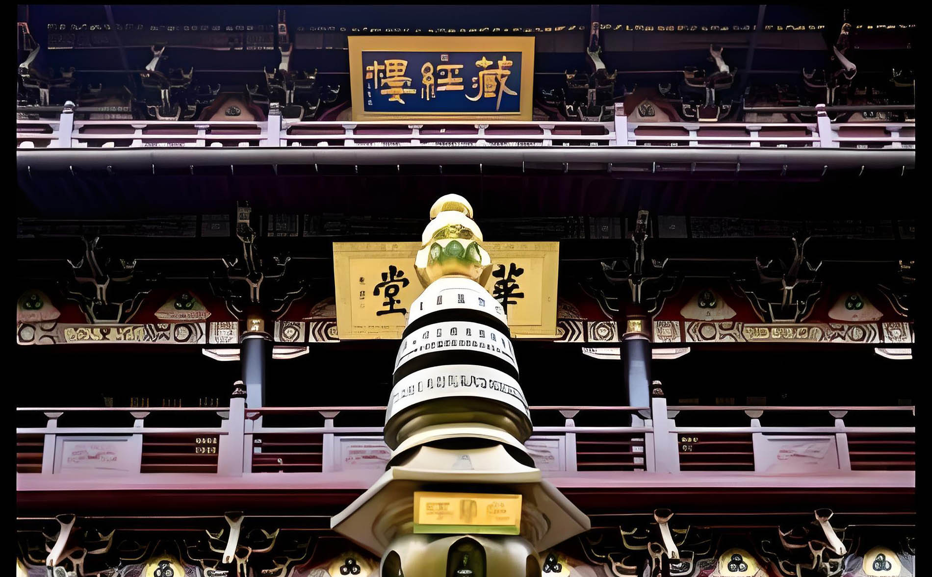 彭泽县红木牌匾定制：寺庙宗祠,园林景观,创意招牌,抱柱对联