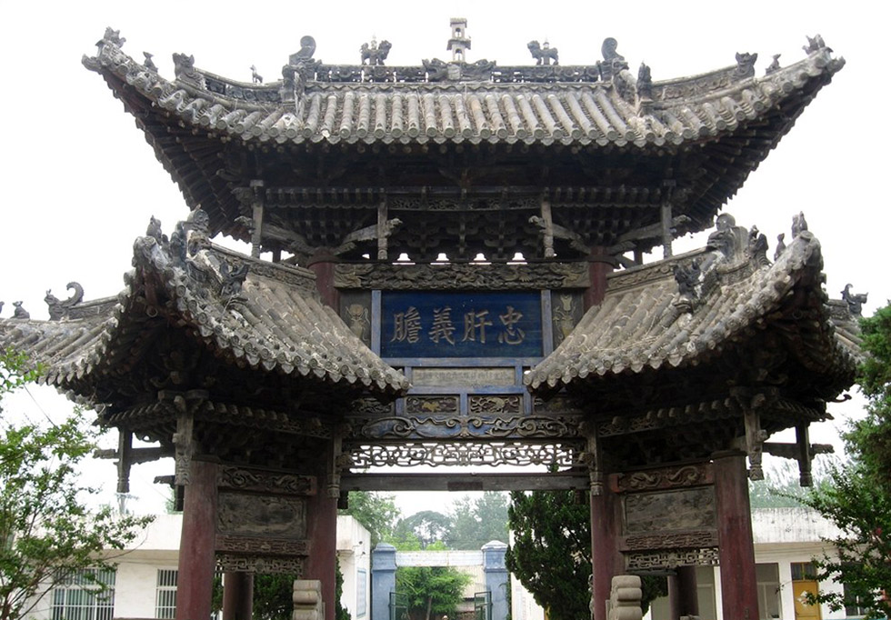 螺河红木牌匾定制：寺庙宗祠,园林景观,创意招牌,抱柱对联