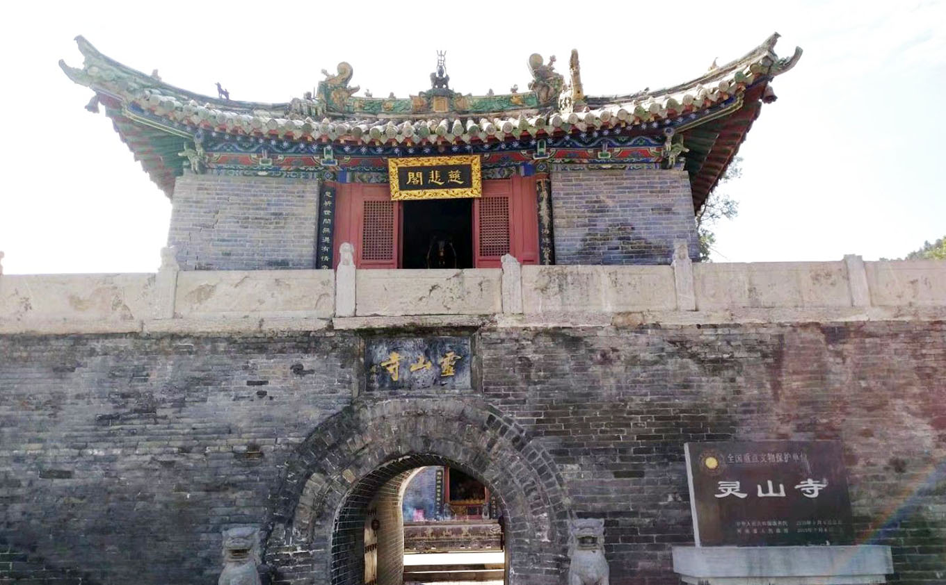 宜阳县红木牌匾定制：寺庙宗祠,园林景观,创意招牌,抱柱对联